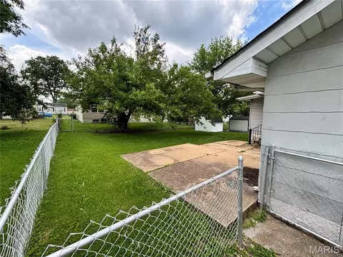 Exterior - 1246 Darr Dr, Saint Louis, MO 63137 photo 1 of 5