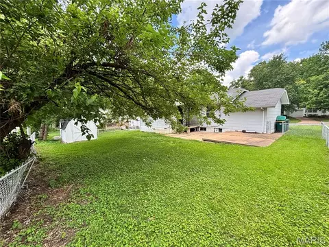 Exterior - 1246 Darr Dr, Saint Louis, MO 63137 photo 2 of 5