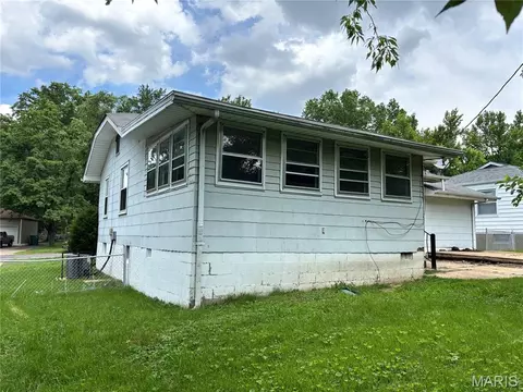 Exterior - 1246 Darr Dr, Saint Louis, MO 63137 photo 3 of 5