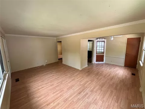 Living - 1246 Darr Dr, Saint Louis, MO 63137 photo 1 of 6