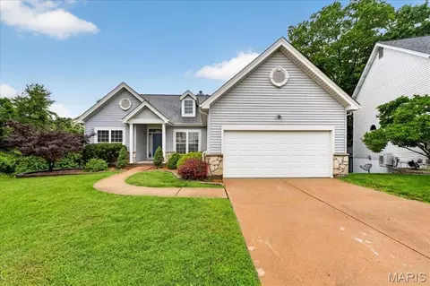 853 Wellesley Place Dr, Chesterfield, MO 63017