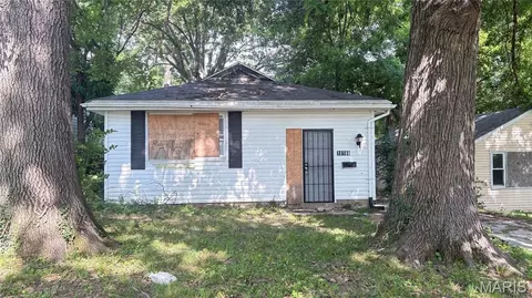10188 Count Dr, Saint Louis, MO 63136