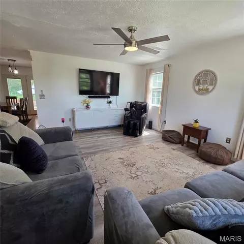 Living - 22245 Target Ln, Saint Robert, MO 65584 photo 3 of 4