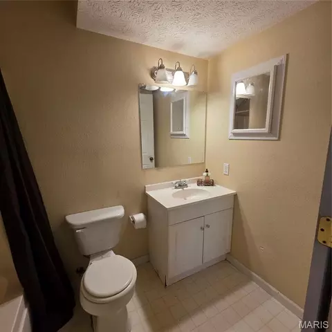 Bath - 22245 Target Ln, Saint Robert, MO 65584 photo 8 of 9