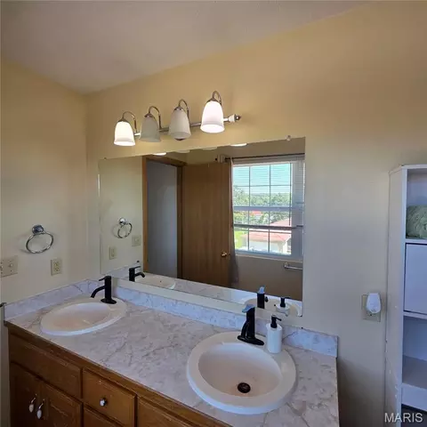 Bath - 22245 Target Ln, Saint Robert, MO 65584 photo 6 of 9