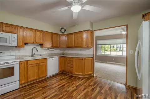 Kitchen - 333 State St, Washington, MO 63090 photo 2 of 2