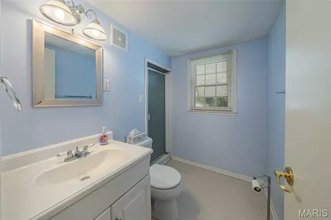 Bath - 333 State St, Washington, MO 63090 photo 2 of 2