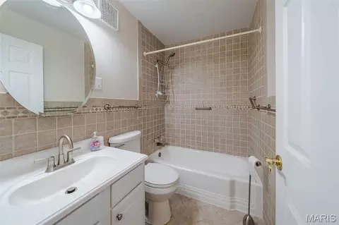 Bath - 333 State St, Washington, MO 63090 photo 1 of 2