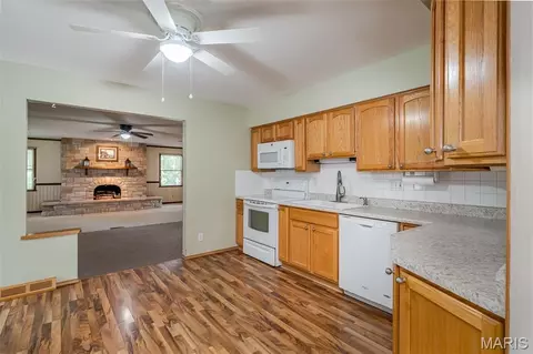 Kitchen - 333 State St, Washington, MO 63090 photo 1 of 2