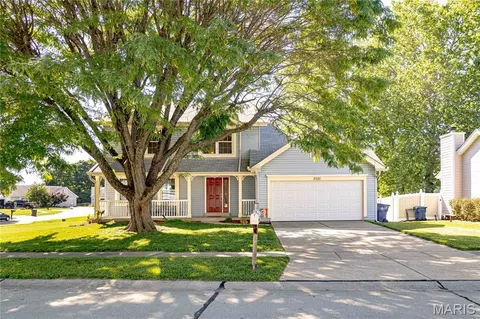 2920 Sherwood Dr, Florissant, MO 63031