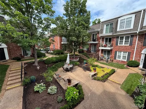 115 E Bodley Ave #A3, Kirkwood, MO 63122