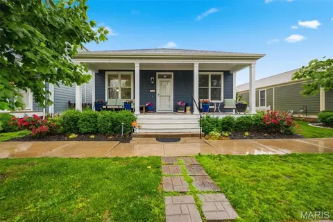 3308 Camp St, Saint Charles, MO 63301