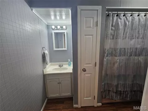 Bath - 305 E Pine St, Percy, IL 62272 photo 1 of 4