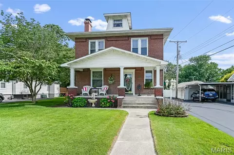 842 Lewis Ave, Wood River, IL 62095