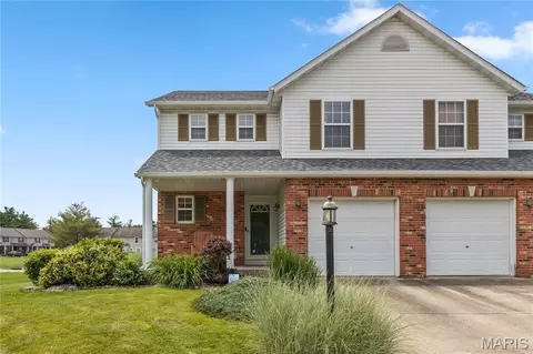 124 Northbay Ct, Glen Carbon, IL 62034