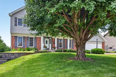 544 Highfield Dr, Saint Charles, MO 63304