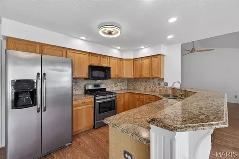 Kitchen - 3 Nightfall Ct, O'fallon, MO 63368 photo 3 of 8