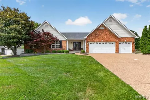 3 Nightfall Ct, O'fallon, MO 63368
