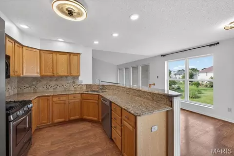Kitchen - 3 Nightfall Ct, O'fallon, MO 63368 photo 5 of 8