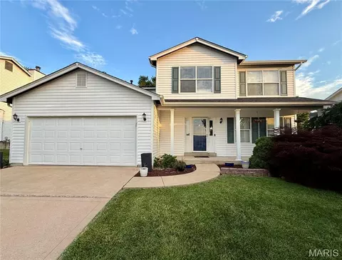 1027 Tower Park Dr, Saint Charles, MO 63304