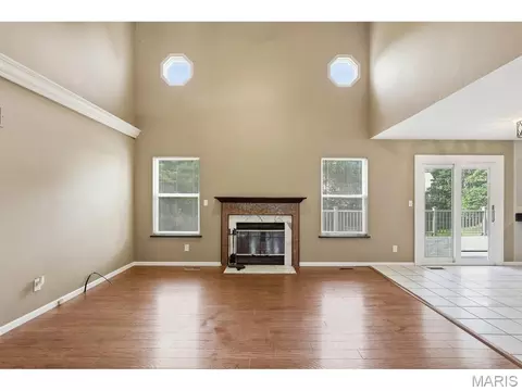 Living - 1408 Appleton Ct, Arnold, MO 63010 photo 2 of 5