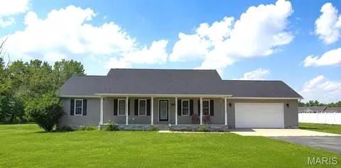 12063 Strawberry Rd, Carbondale, IL 62901