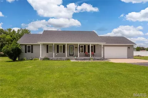 12063 Strawberry Rd, Carbondale, IL 62901