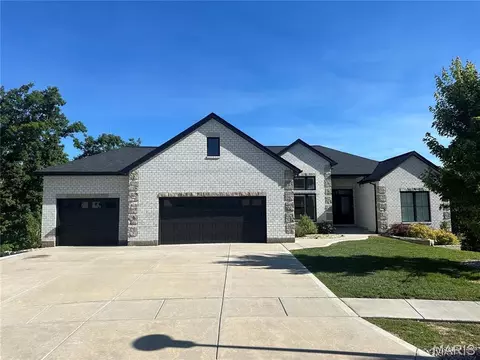 222 Redmond Pines Dr, Wentzville, MO 63385