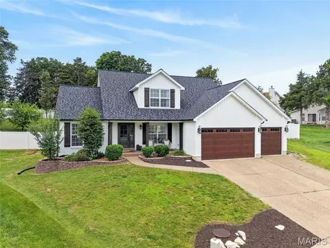 2008 Archway Dr, Wentzville, MO 63385