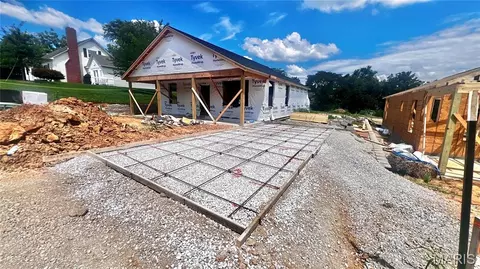 553 Feltz St, Perryville, MO 63775