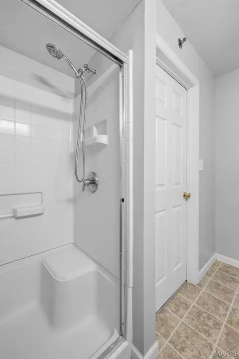 Bath - 5300 Spring River Dr, O'fallon, MO 63368 photo 2 of 4