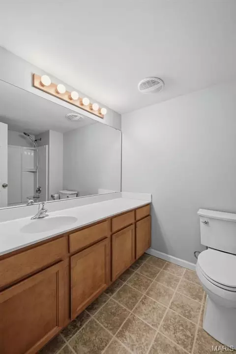 Bath - 5300 Spring River Dr, O'fallon, MO 63368 photo 3 of 4