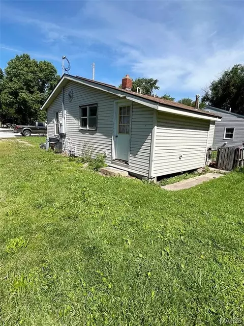 708 Stella St, Montgomery City, MO 63361