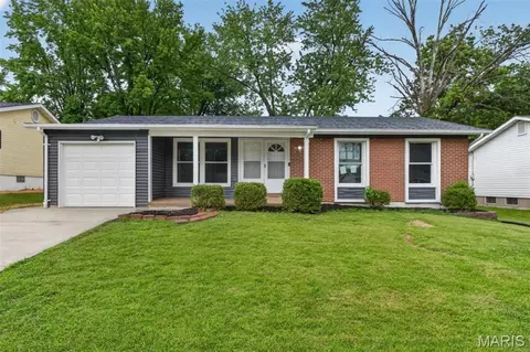 11644 Altozano Ln, Florissant, MO 63033
