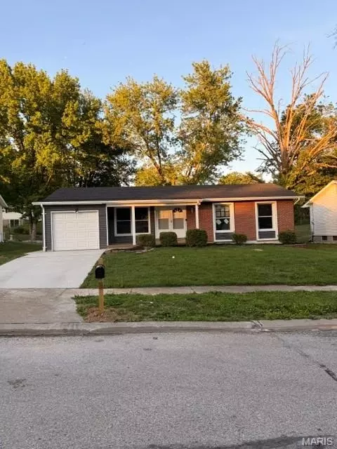 11644 Altozano Ln, Florissant, MO 63033
