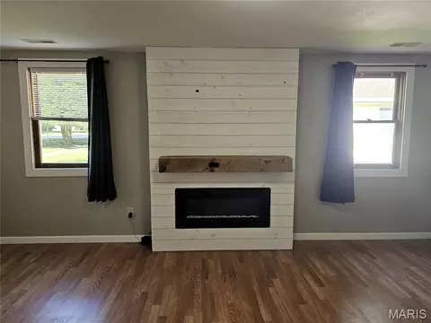 Living - 120 E Warren St, Moweaqua, IL 62550 photo 2 of 2