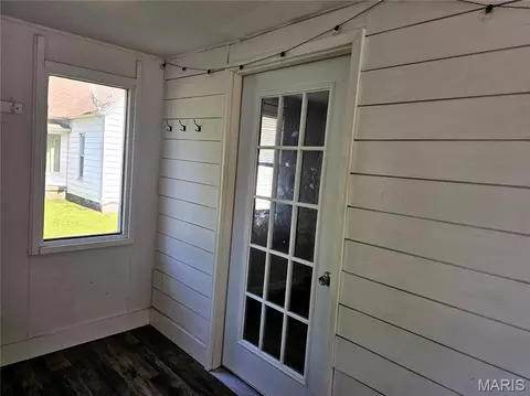 Exterior - 120 E Warren St, Moweaqua, IL 62550 photo 3 of 4