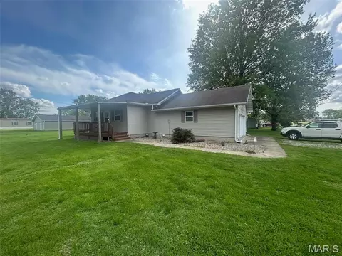519 S Madison St, Ramsey, IL 62080