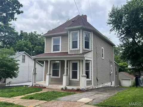 2107 Alameda Ave, Maplewood, MO 63143