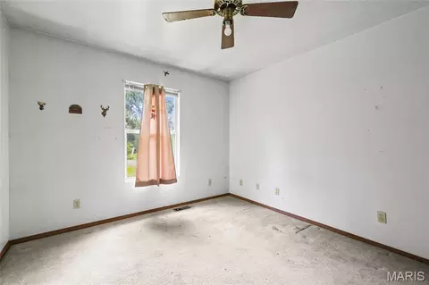 Bedroom - 10058 Vineland Rd, Blackwell, MO 63626 photo 1 of 5