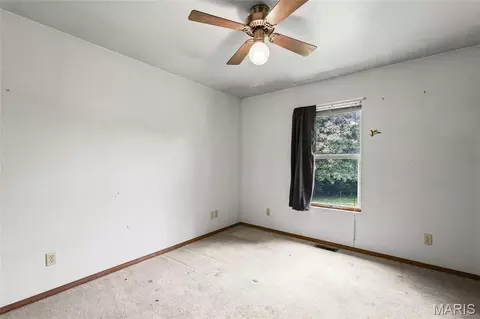 Bedroom - 10058 Vineland Rd, Blackwell, MO 63626 photo 3 of 5