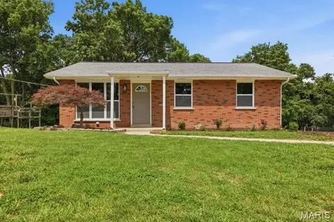 2944 Raw Wind Dr, High Ridge, MO 63049