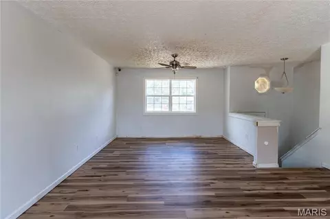 Living - 24235 Thames Ln, Saint Robert, MO 65584 photo 2 of 3