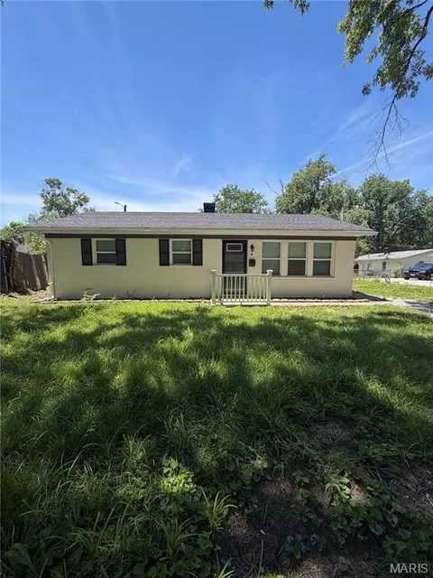 4 Lloyd Ave, Cahokia, IL 62206
