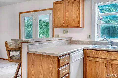 Kitchen - 41 Graystone Dr, Troy, MO 63379 photo 2 of 8