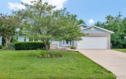Exterior - 41 Graystone Dr, Troy, MO 63379 photo 5 of 6