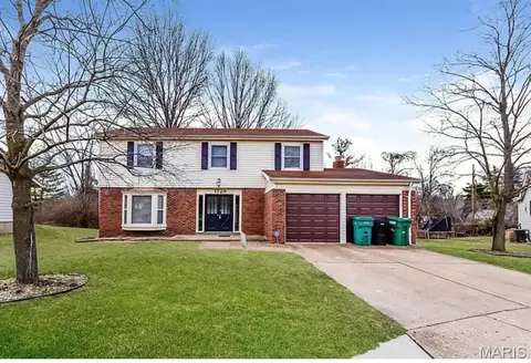 1729 Arrowpoint Drive Ct, Saint Louis, MO 63138