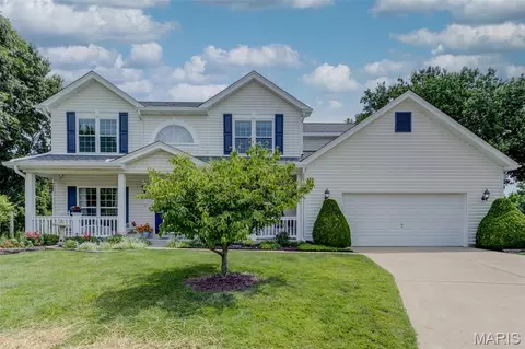380 Huntleigh Manor Dr, Saint Charles, MO 63303