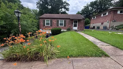 1018 Ferndale Ave, Crestwood, MO 63126