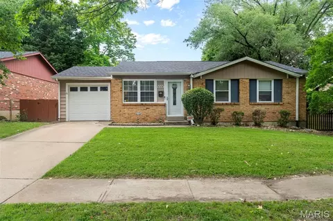 2153 Northern Limits Dr, Florissant, MO 63031